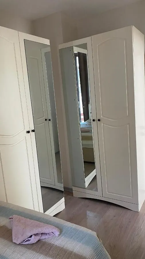 1-Bedroom Apartment In Besiktas Istanbul 0*,